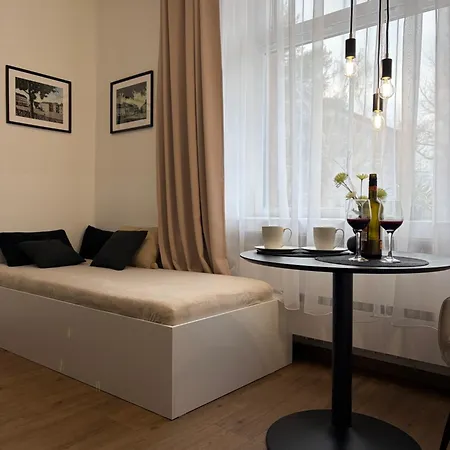 Morava 5 Manželská Postel A Postel Pro 3 Osobu, Parkování Zdarma šafaříkova 855 Uherské Hradiště