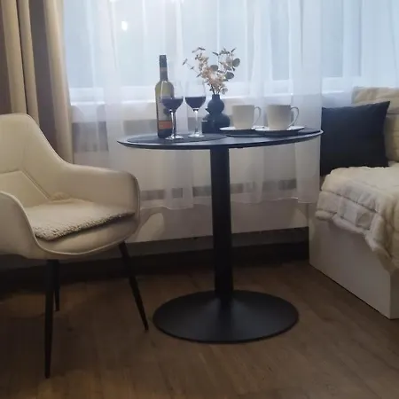 Morava 5 Manželská Postel A Postel Pro 3 Osobu, Parkování Zdarma šafaříkova 855 3*