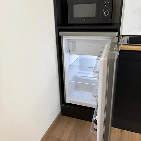 Morava 5 Manzelska Postel A Postel Pro 3 Osobu, Parkovani Zdarma Safarikova 855 Hotel apartamentowy